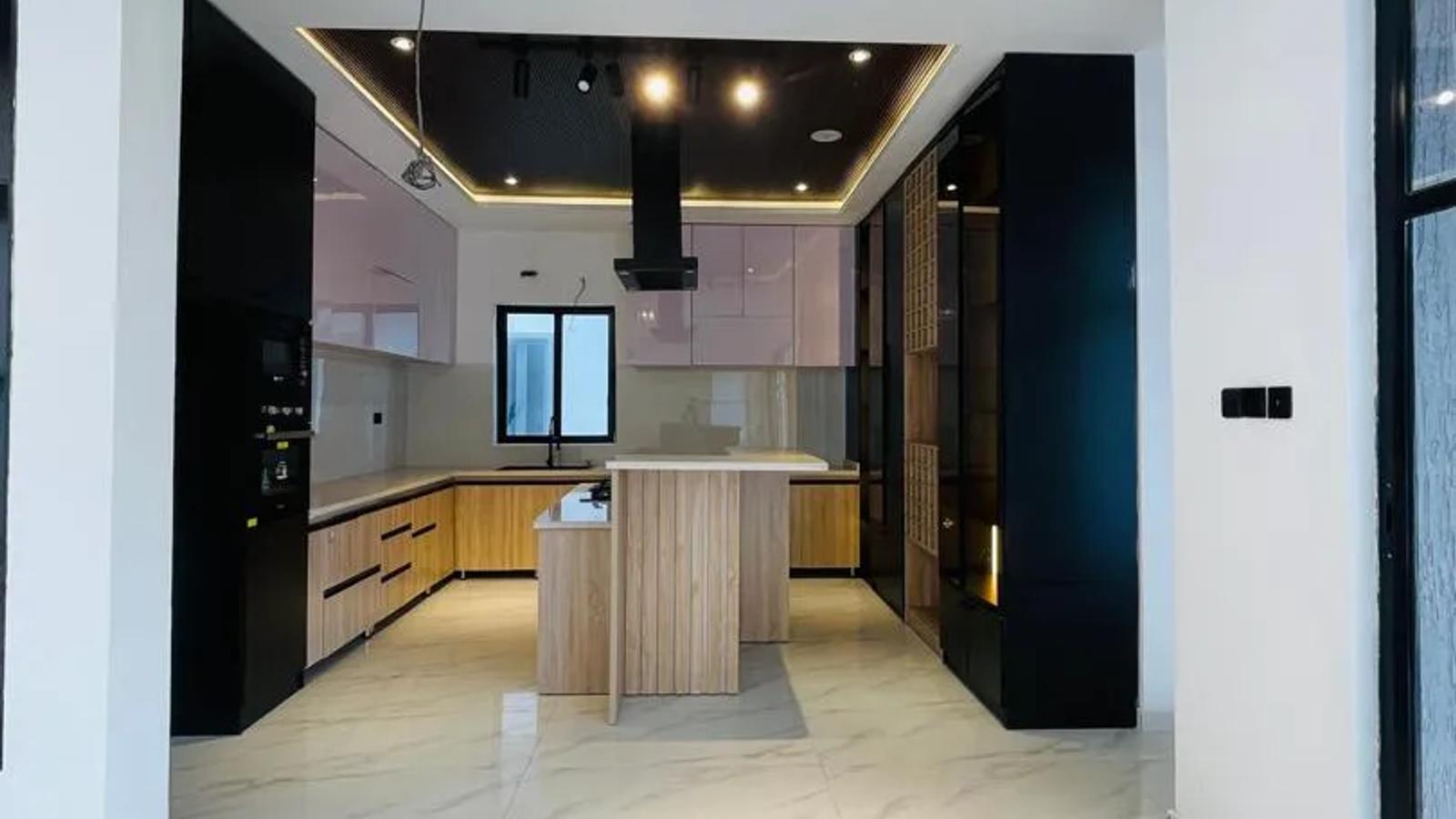 5 Bedroom Fully Detached Duplex