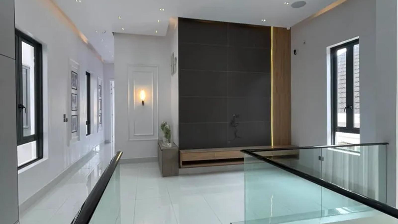 5 Bedroom Fully Detached Duplex