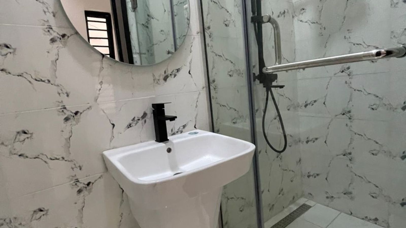 5 Bedroom Fully Detached Duplex