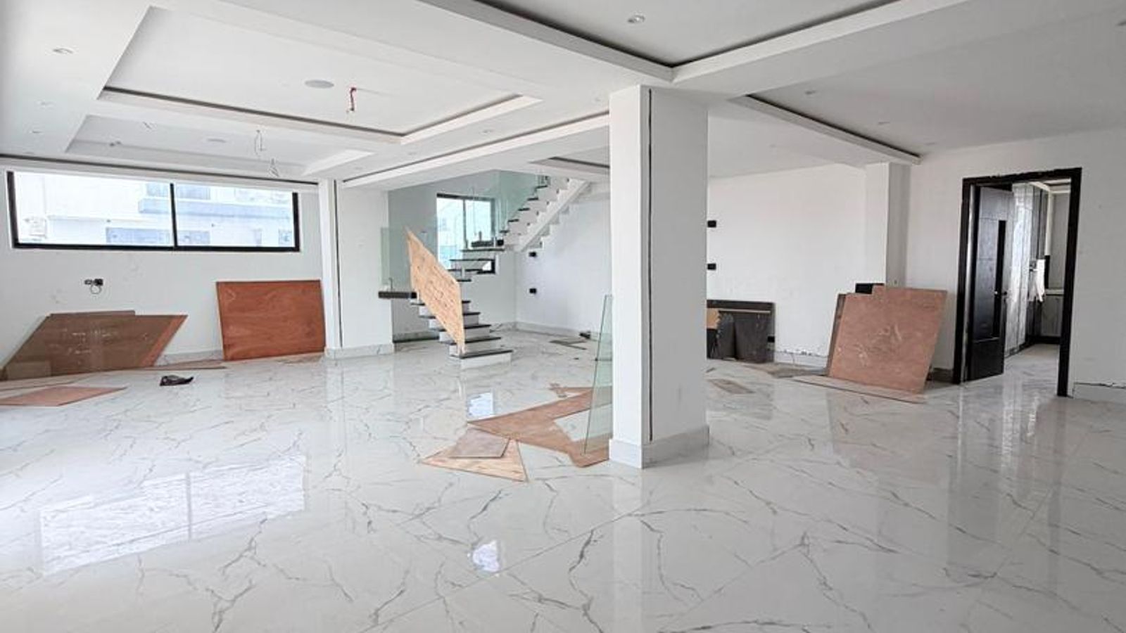 4 Bedroom Maisonette