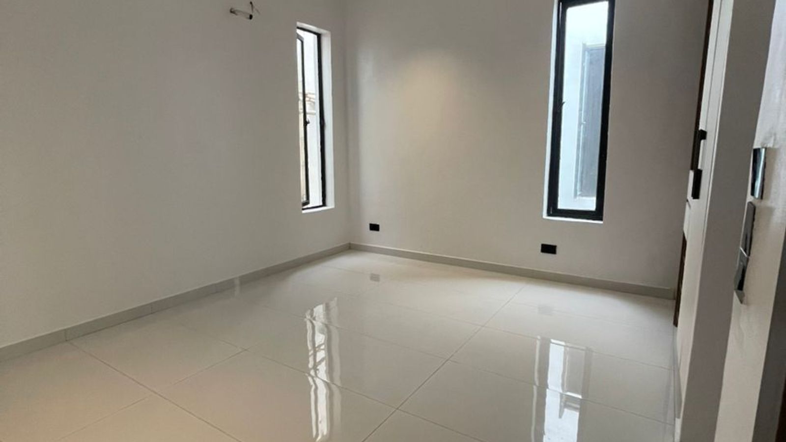 5 Bedroom Fully Detached Duplex