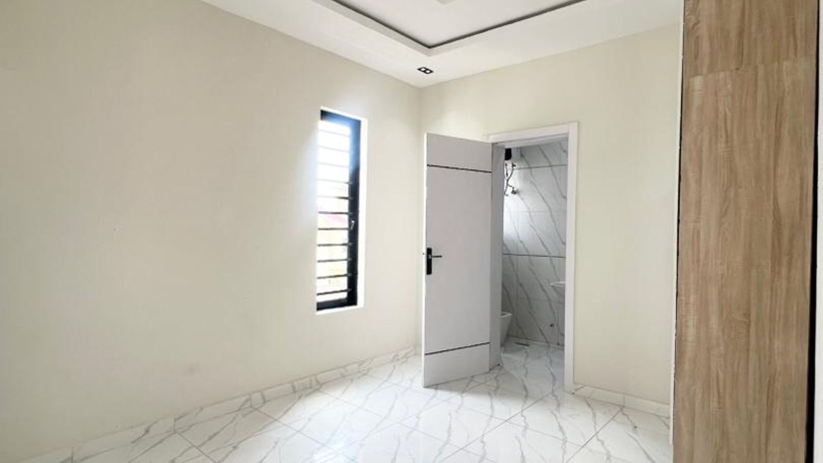 5 Bedroom Fully Detached Duplex