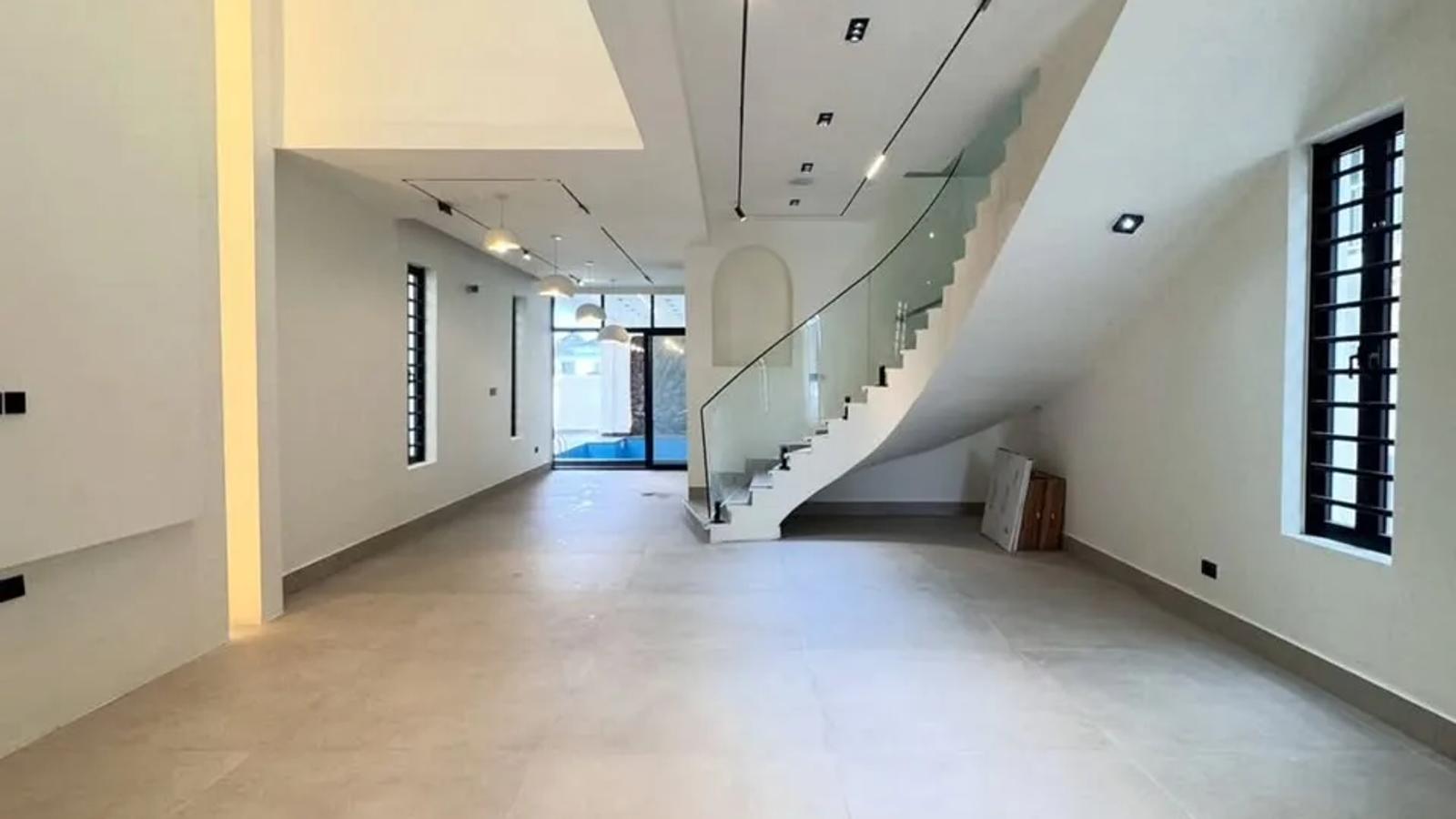 5 Bedroom Fully Detached Duplex