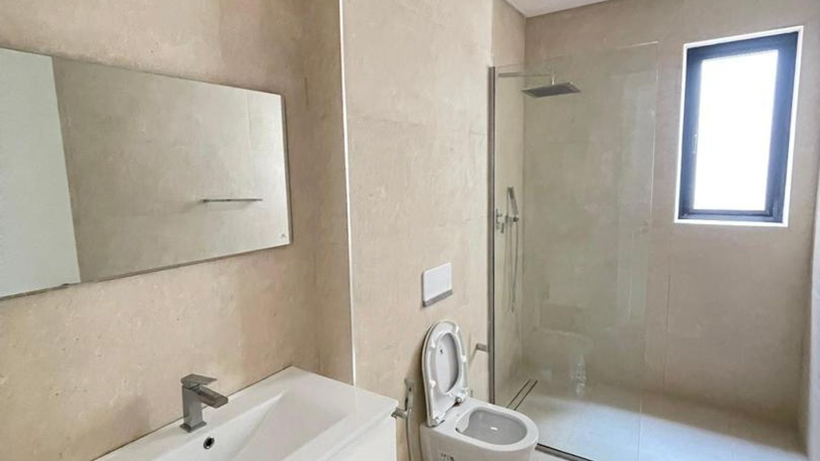 5 Bedroom Fully Detached