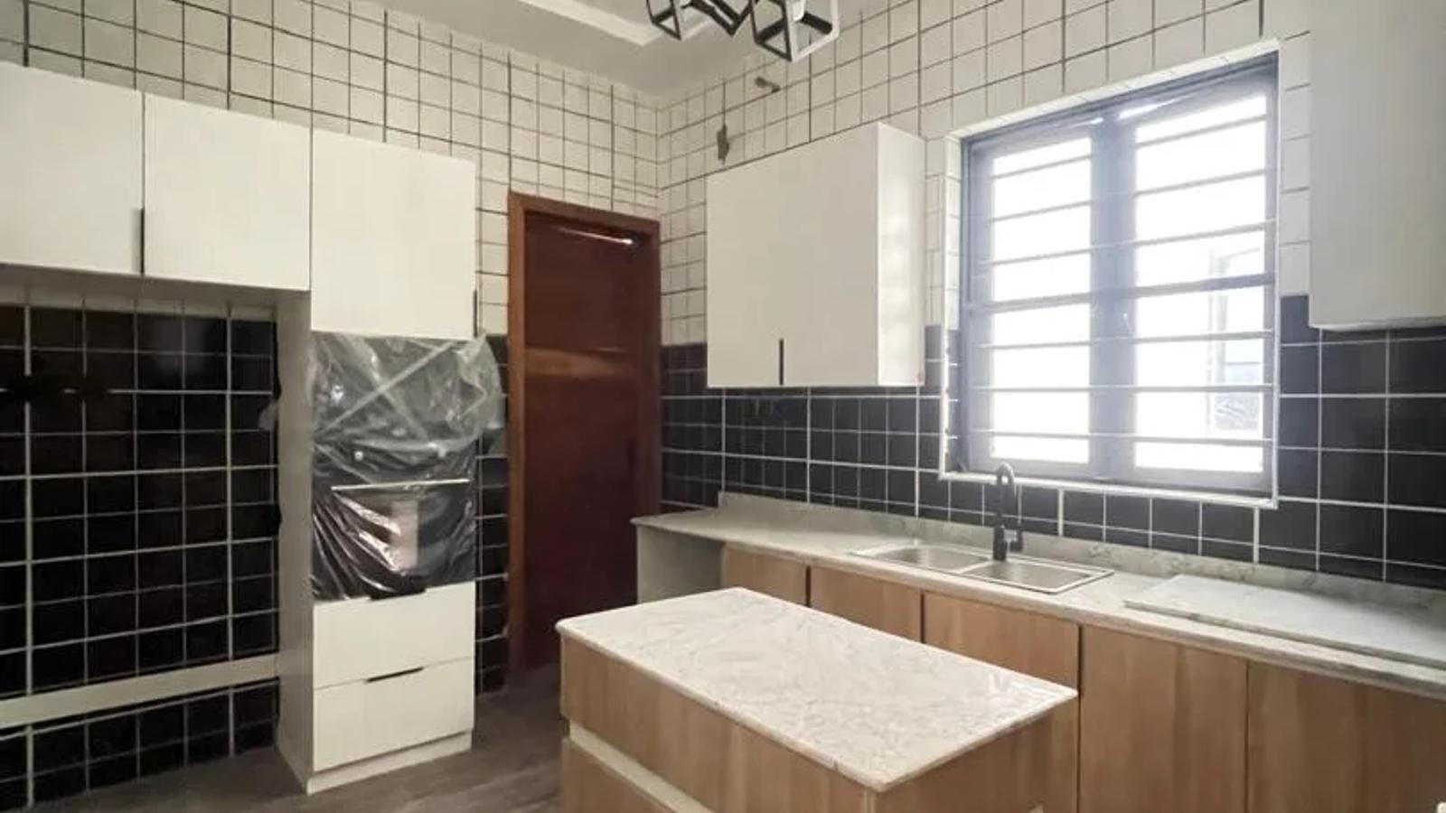 5 Bedroom Semi Detached Duplex