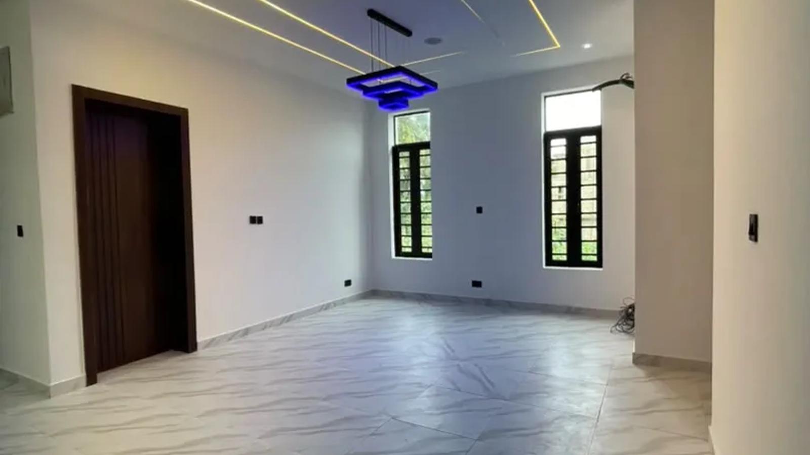 5 Bedroom Fully Detached Duplex