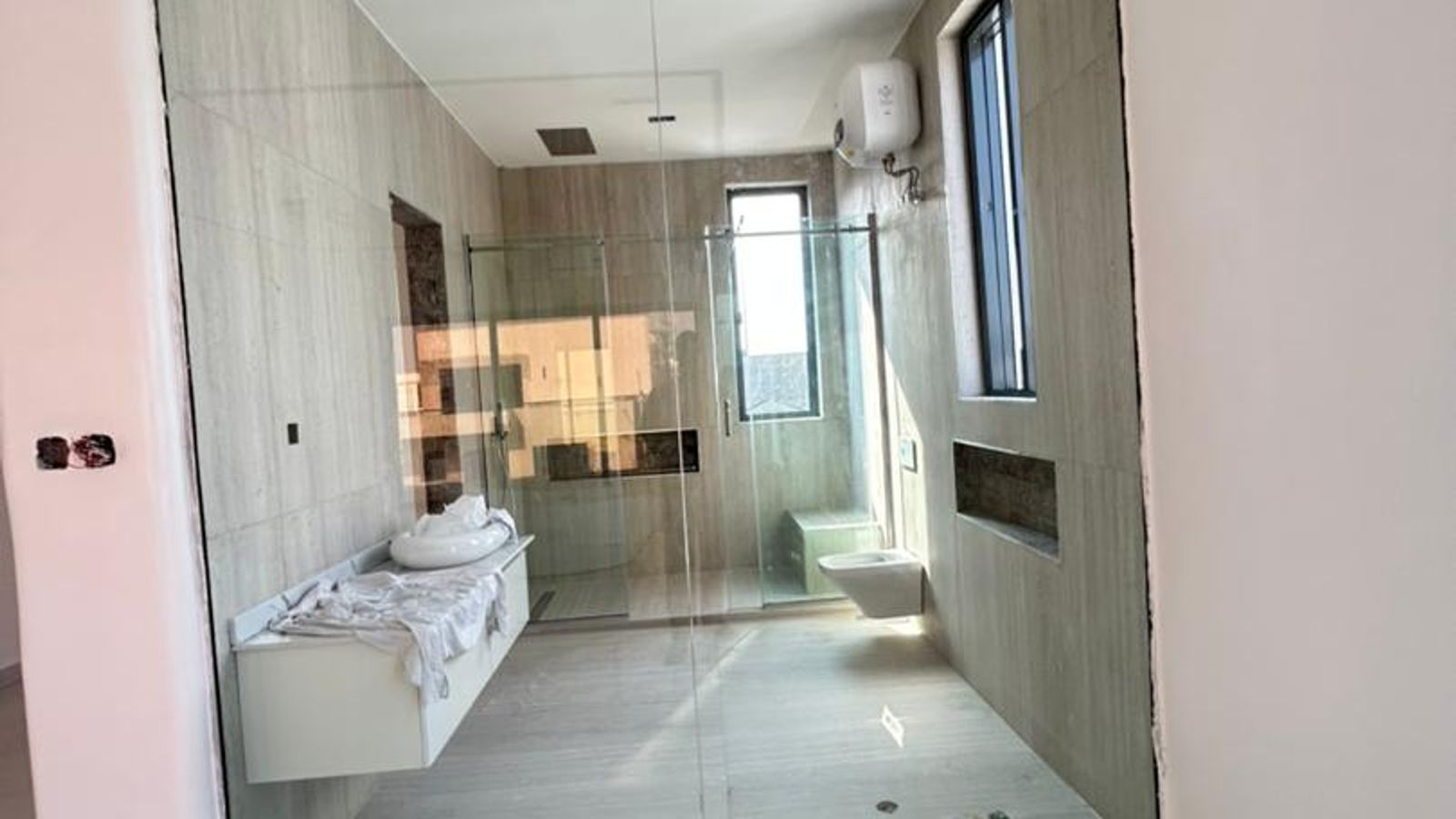 6 Bedroom Fully Detached Duplex