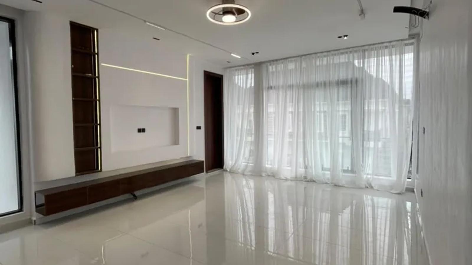 5 Bedroom Fully Detached Duplex