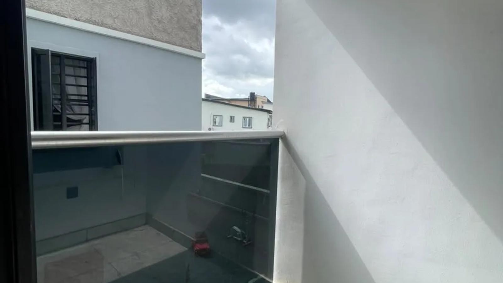 5 BEDROOM FULLY-DETACHED DUPLEX WITH BQ