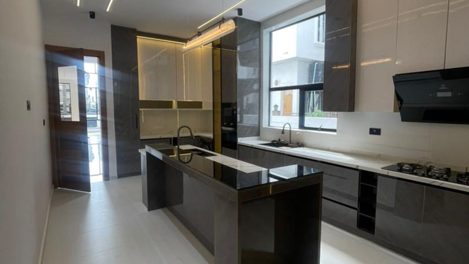 5 Bedroom Fully Detached Duplex