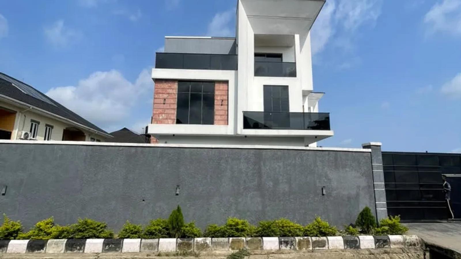 4 Bedroom Fully Detached Duplex
