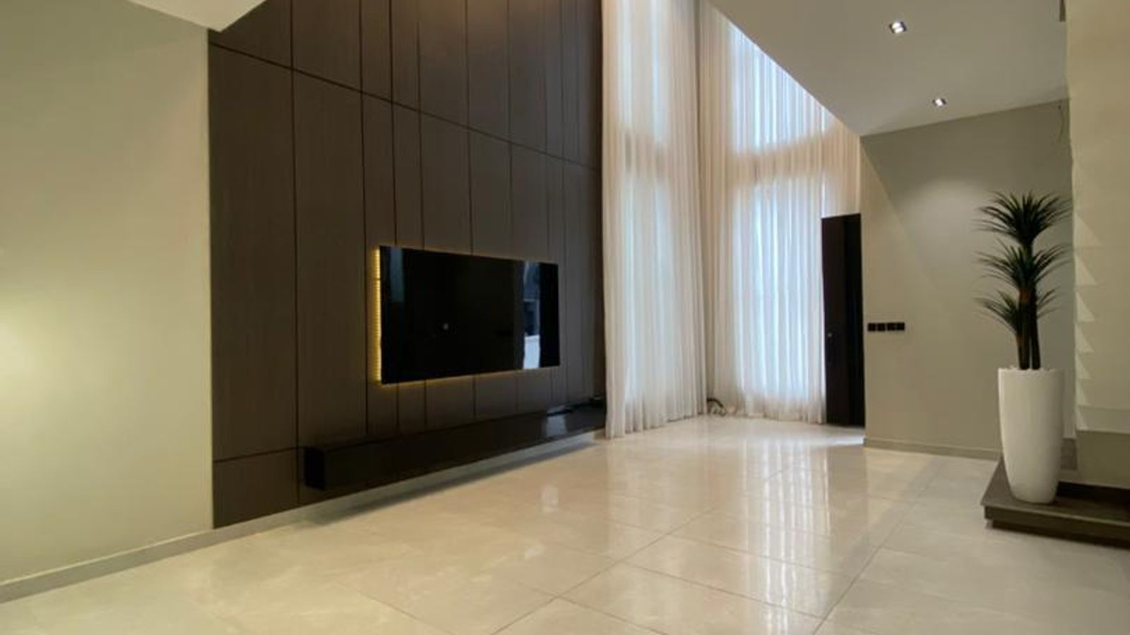 5 Bedroom Fully Detached Duplex