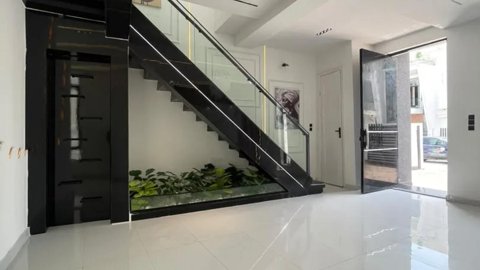 4 BEDROOM FULLY DETACHED DUPLEX WITH BQ