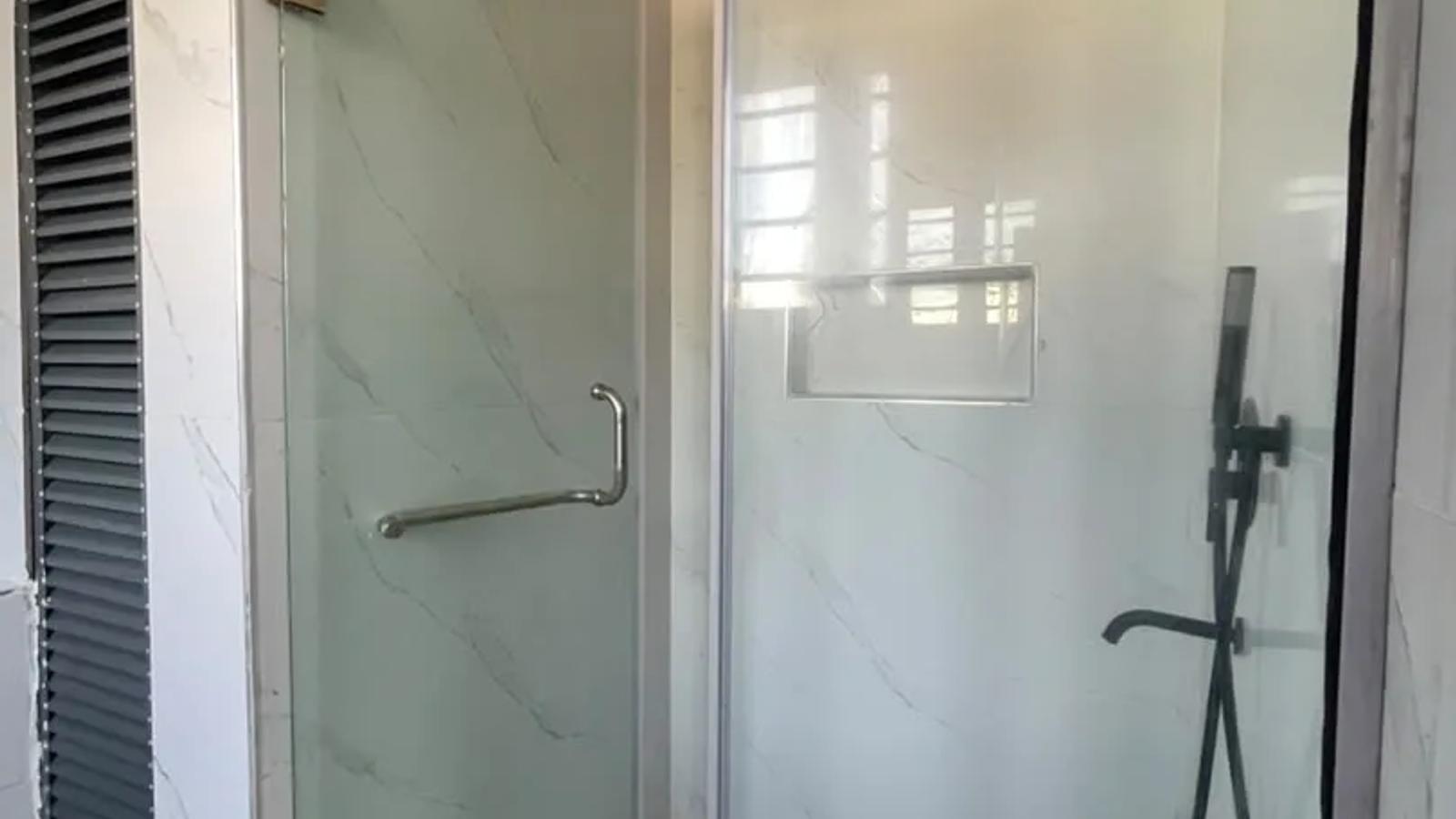5 BEDROOM FULLY DETACHED DUPLEX WITH BQ