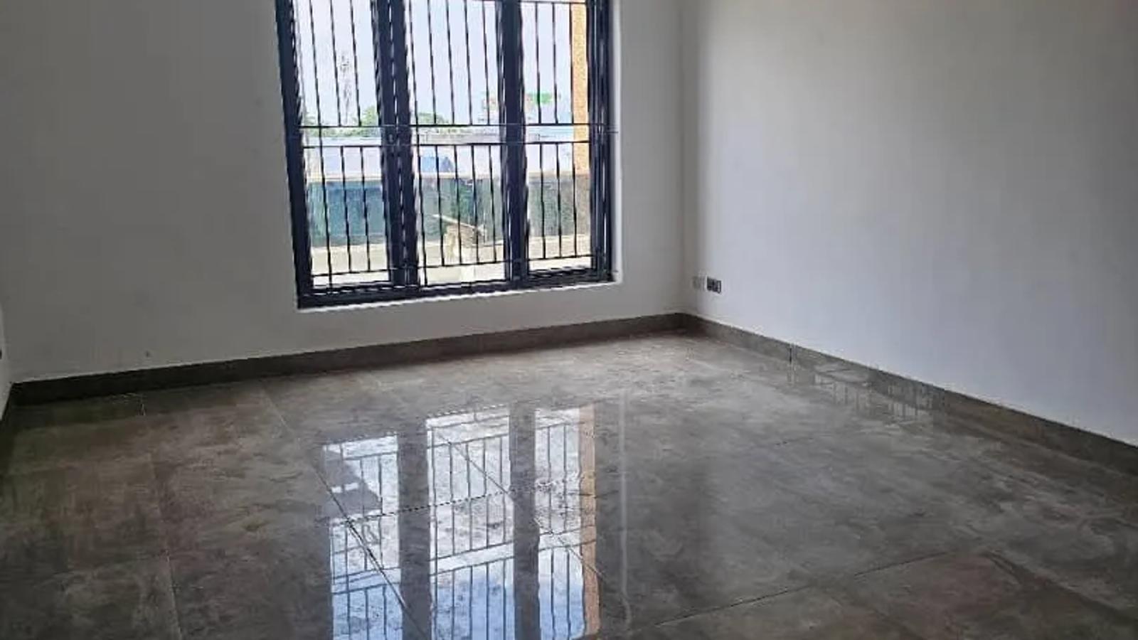 6 Bedroom Fully Detached Duplex
