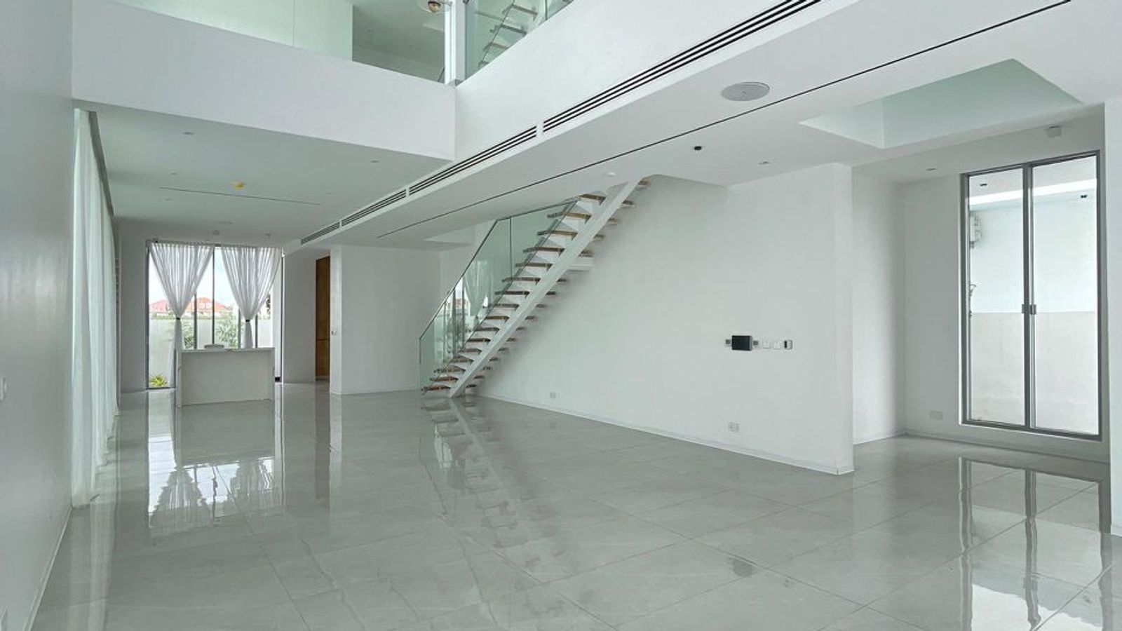 5 Bedroom Fully Detached Duplex