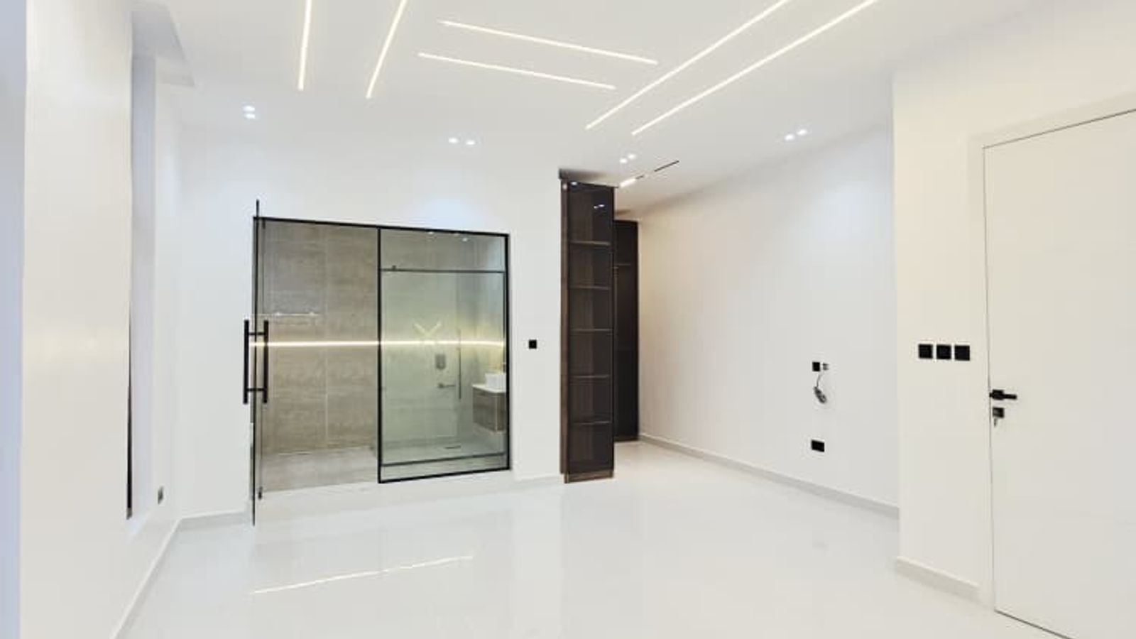 5 Bedroom Fully Detached Duplex