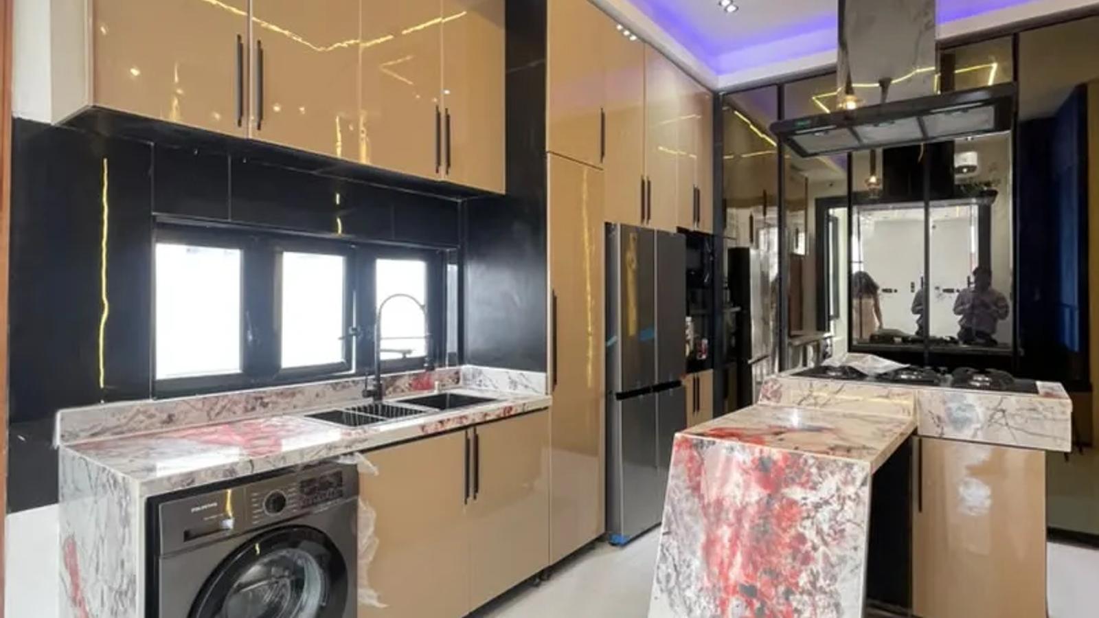 4 BEDROOM FULLY DETACHED DUPLEX WITH BQ