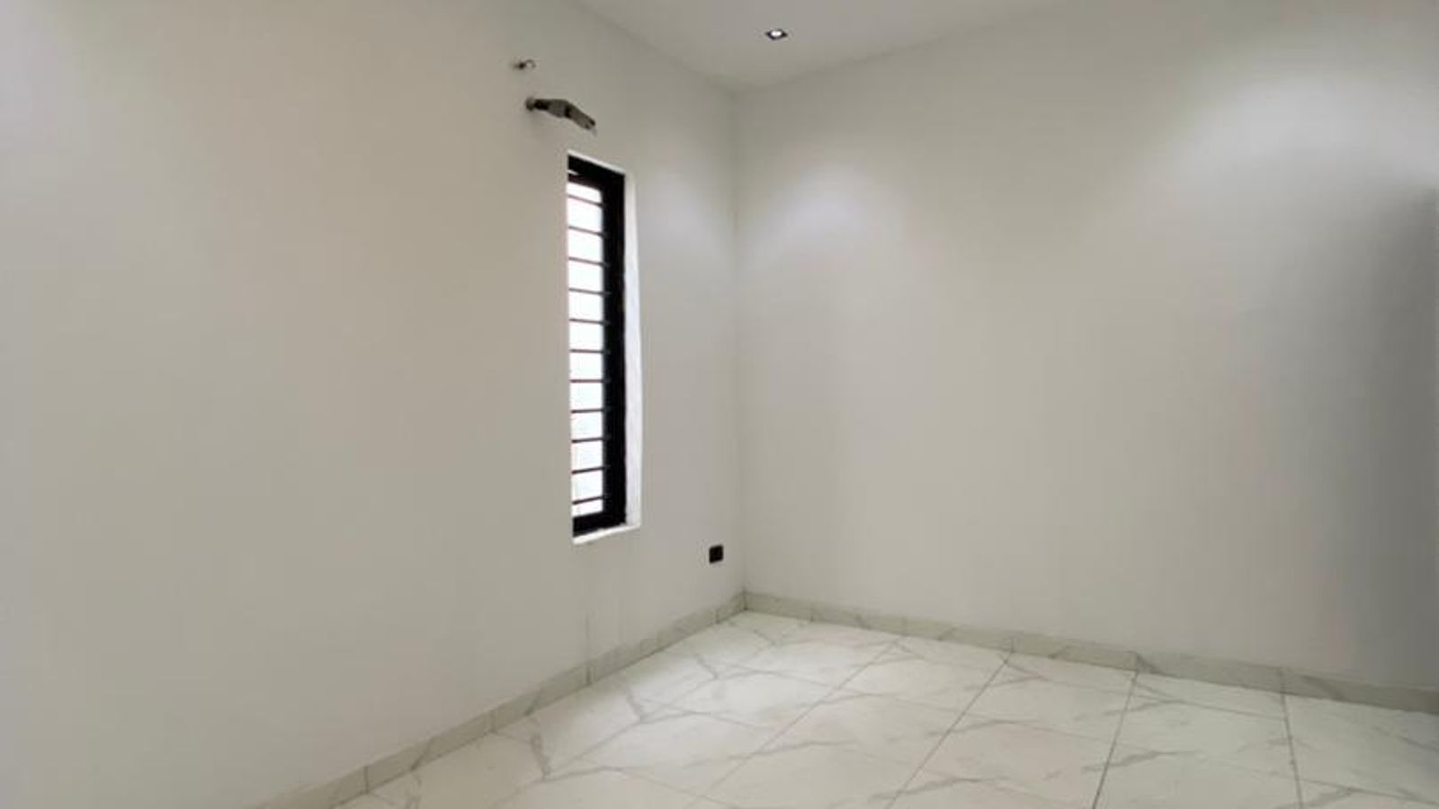 5 Bedroom Fully Detached Duplex