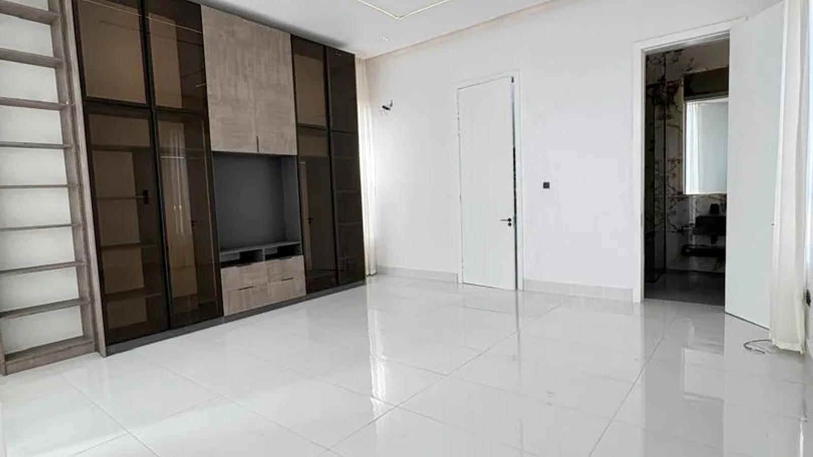5 Bedroom Fully Detached Duplex