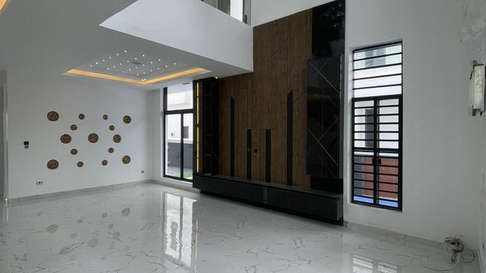 5 Bedroom