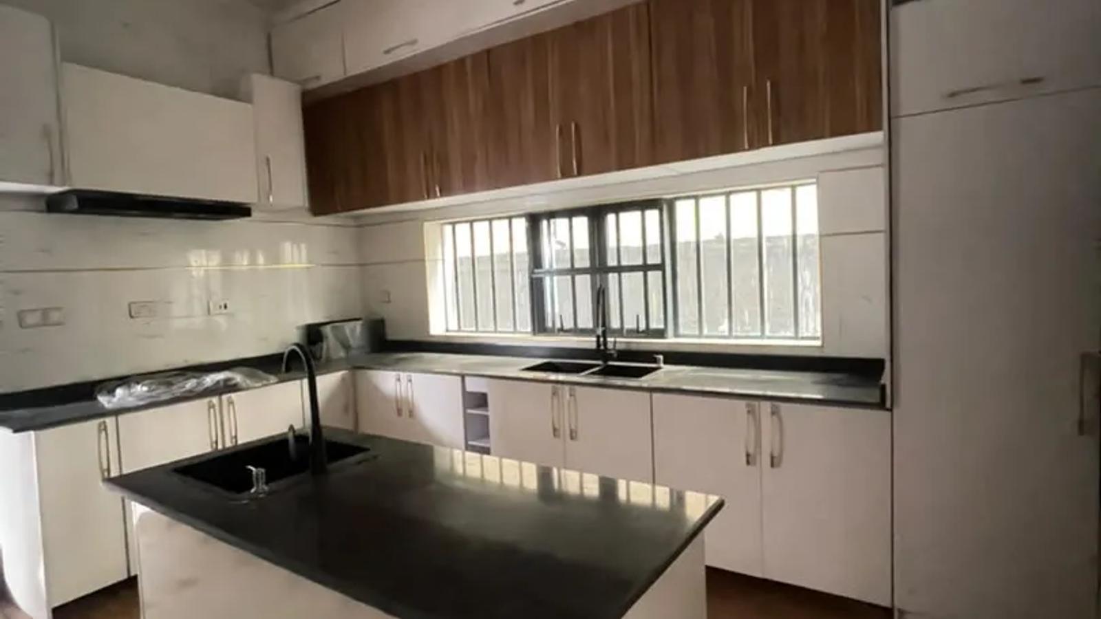 5 Bedroom Fully Detached Duplex