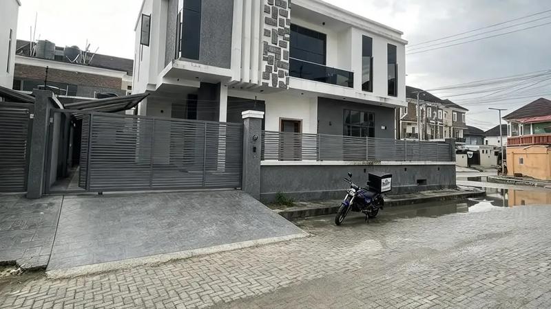 5 Bedroom Fully Detached Duplex