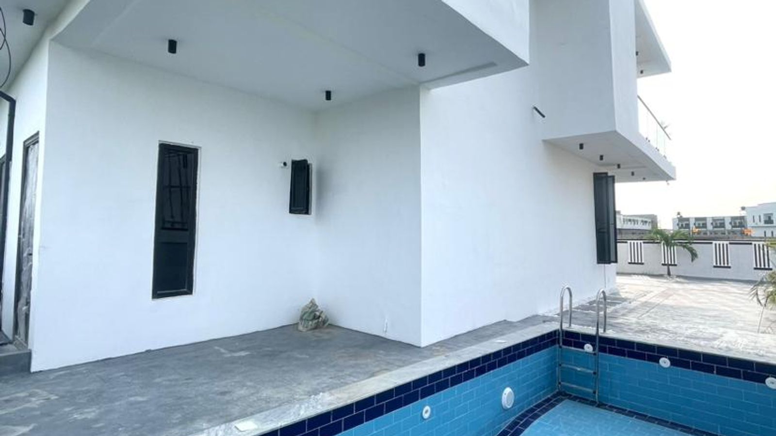 5 Bedroom Fully Detached Duplex
