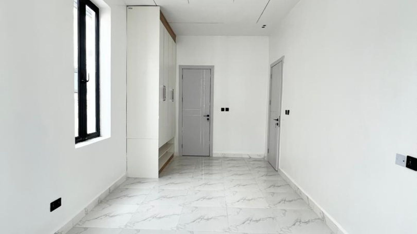 5 Bedroom Fully Detached Duplex