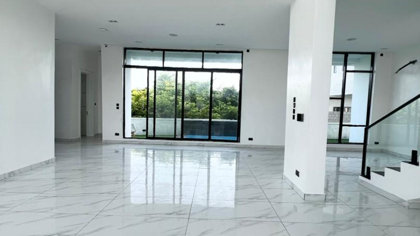 5 Bedroom Fully Detached Duplex