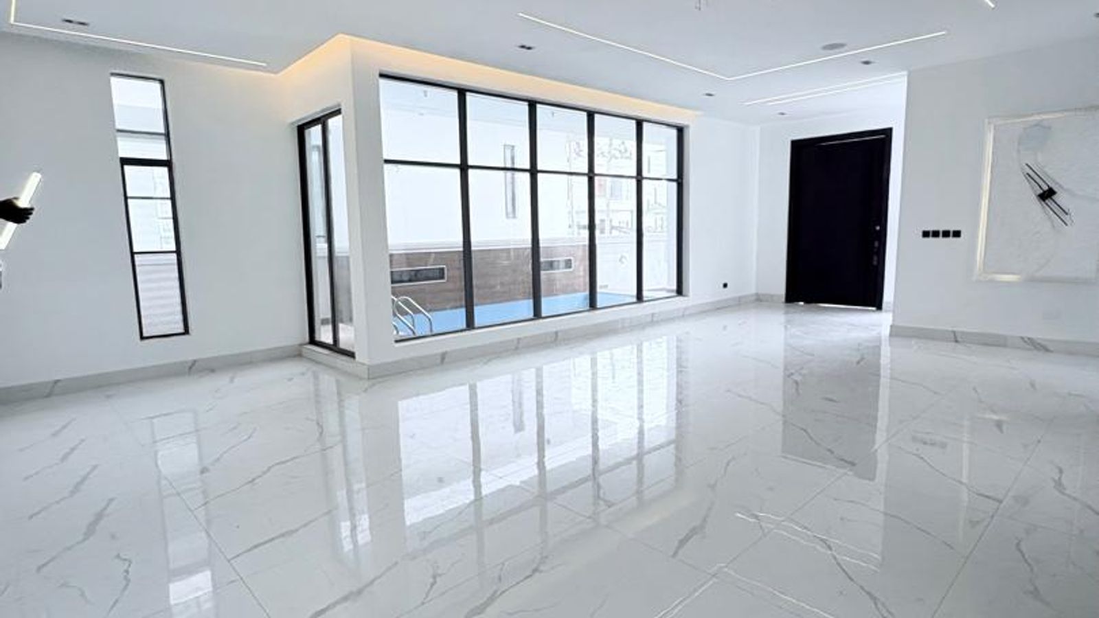 5 Bedroom Fully Detached duplex