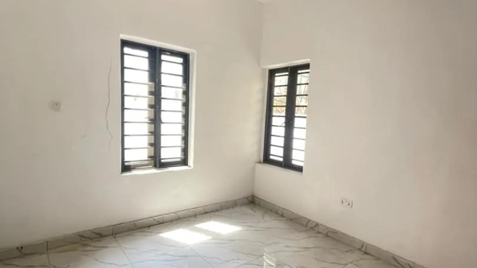 5 Bedroom Fully Detached Duplex