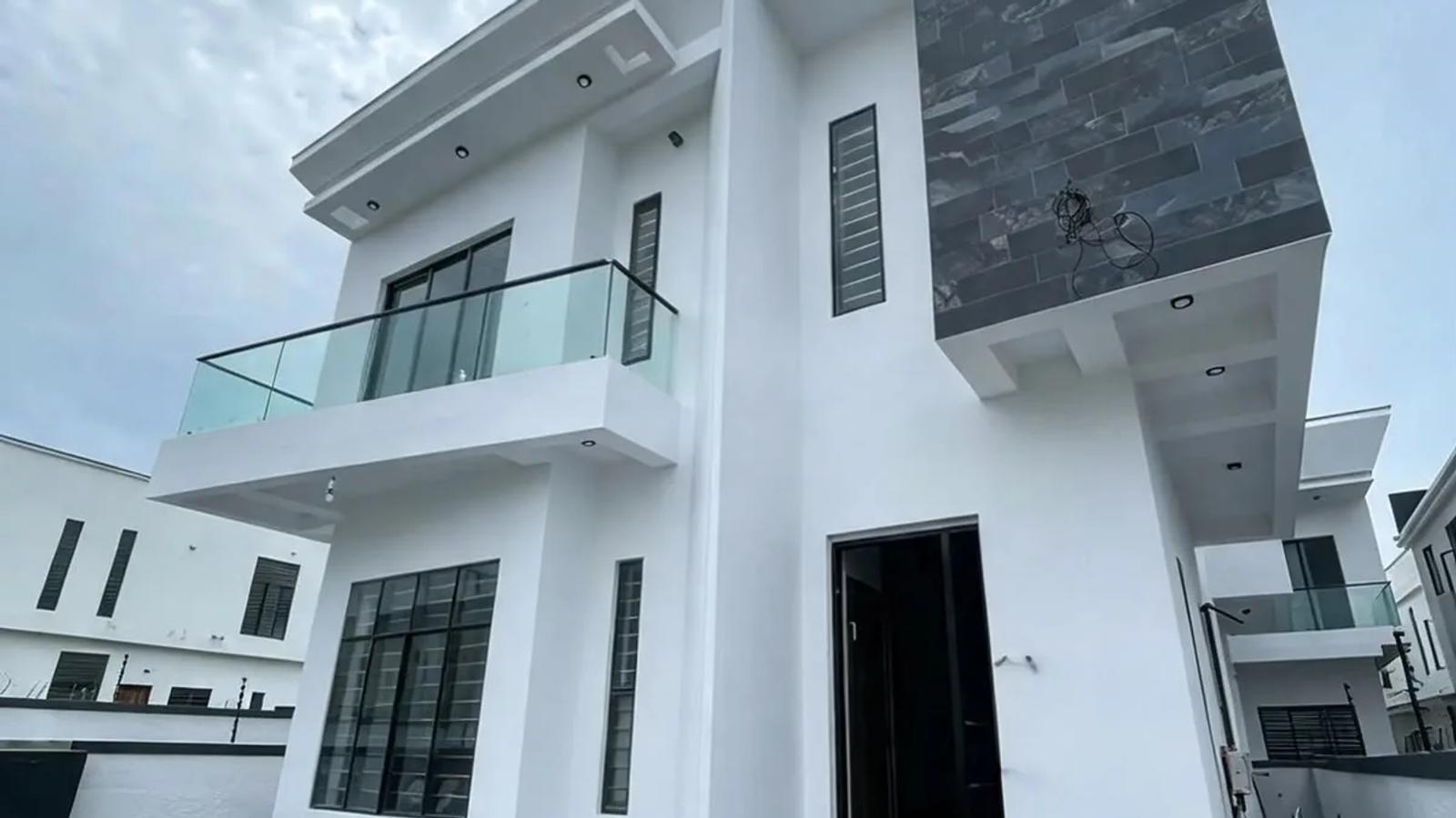 5 Bedroom Fully Detached Duplex
