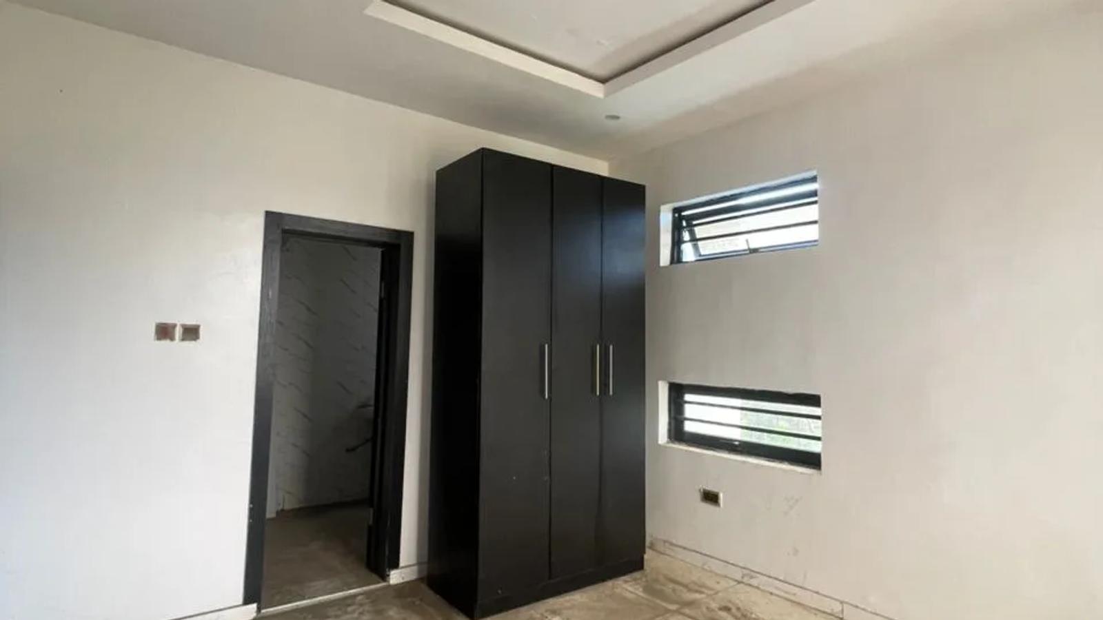 4 Bedroom Fully Detached Duplex