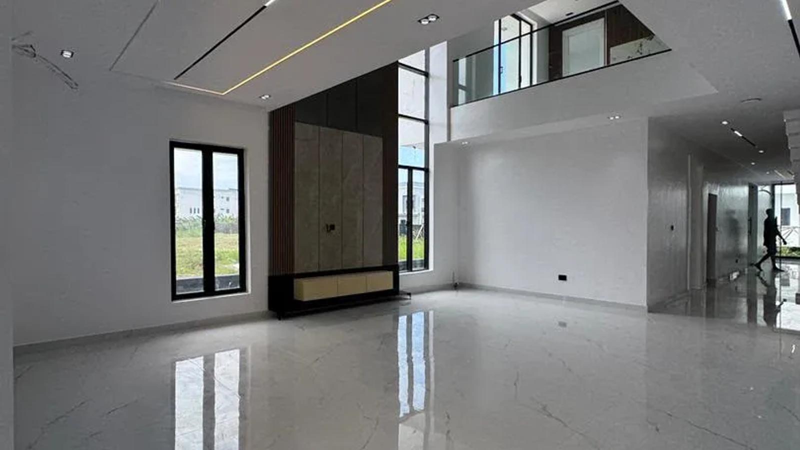 5 Bedroom Fully Detached Duplex