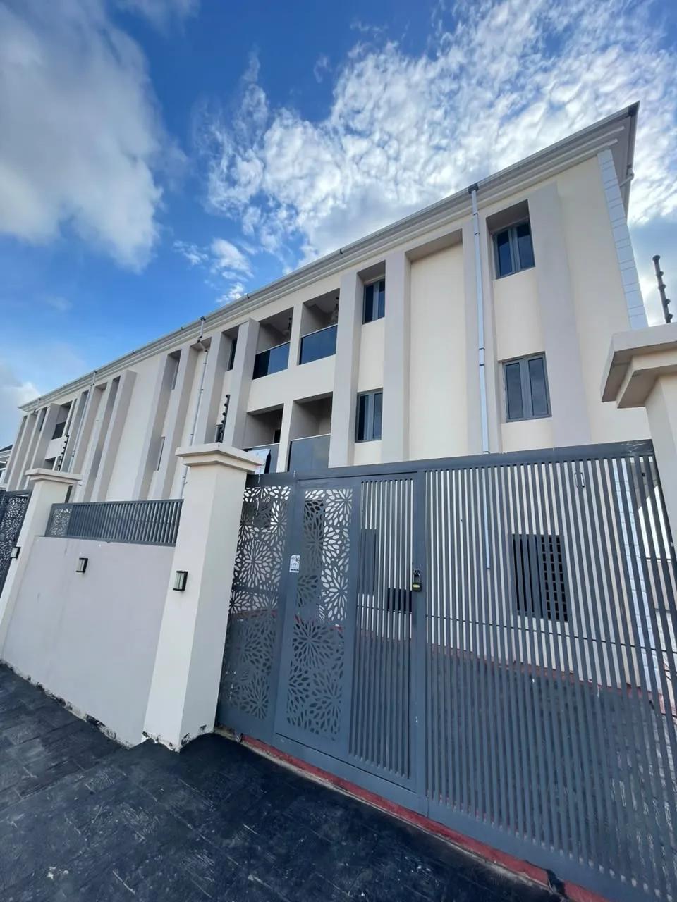 4 BEDROOM TERRACE DUPLEX WITH STUDY ROOM