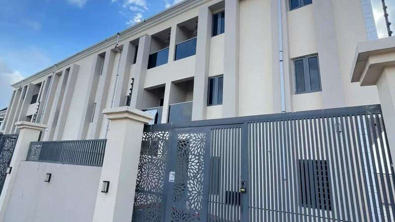 4 BEDROOM TERRACE DUPLEX WITH STUDY ROOM