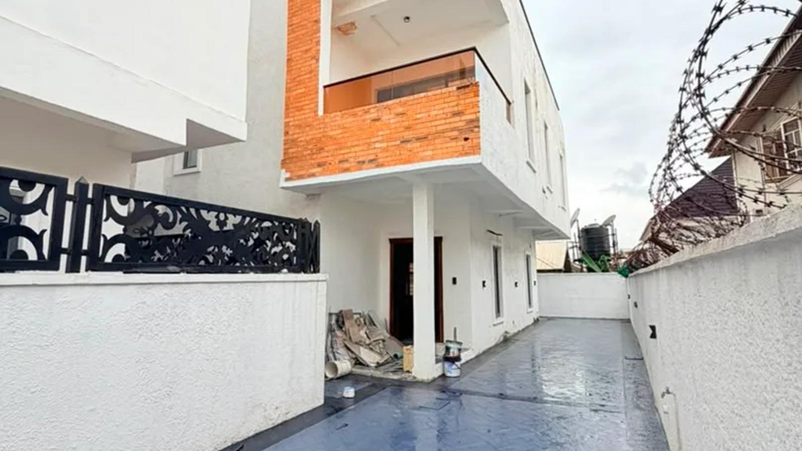 5 Bedroom Fully Detached Duplex