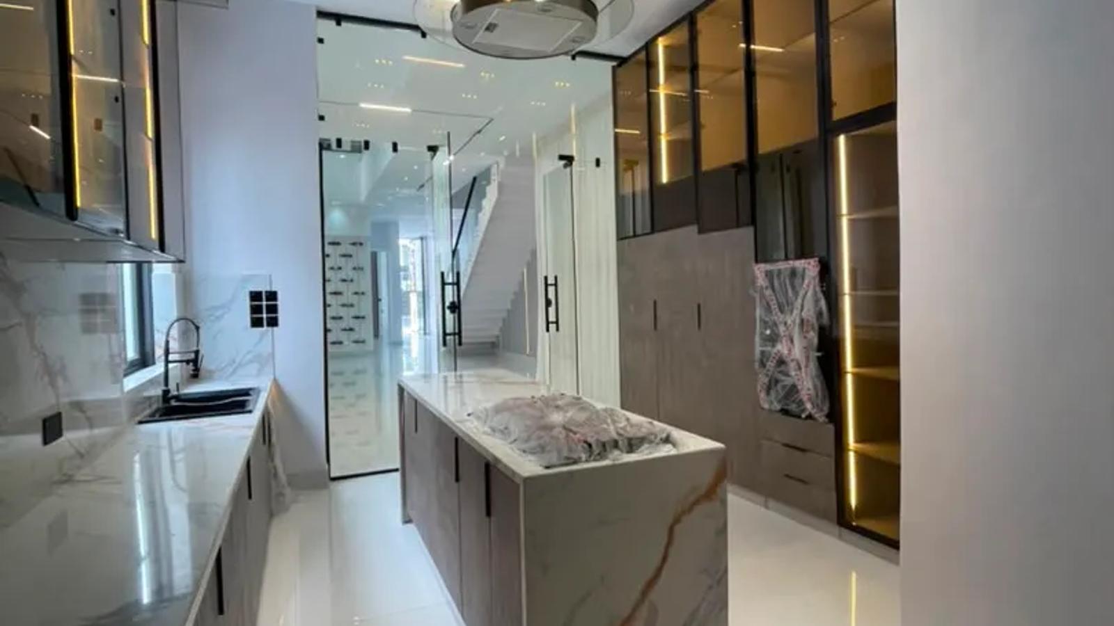 5 Bedroom Fully Detached Duplex