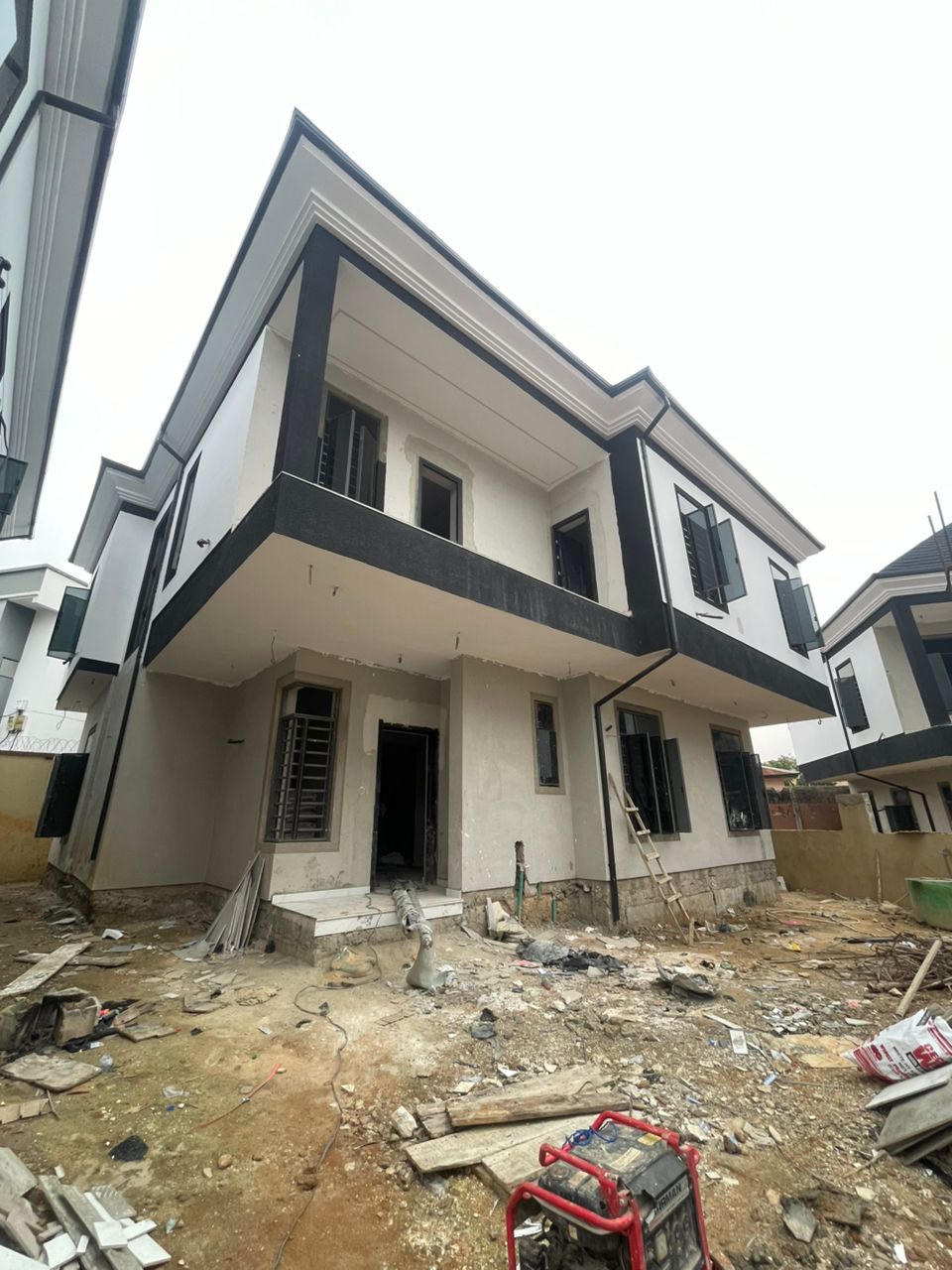 5 Bedroom Fully Detached Duplex
