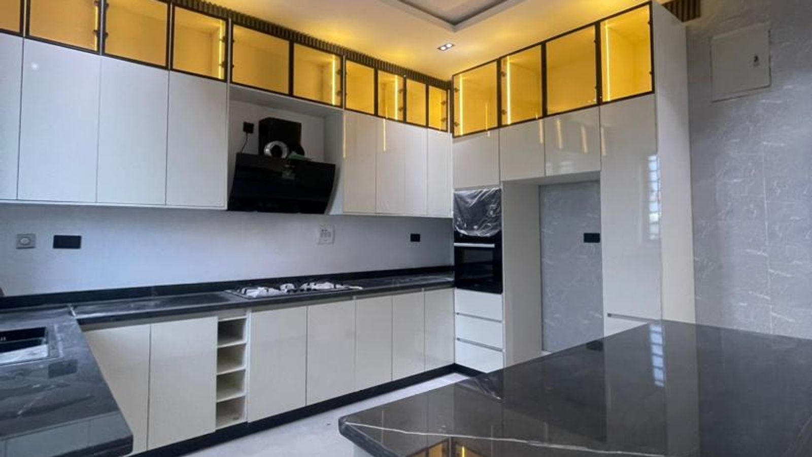 5 Bedroom Fully Detached Duplex