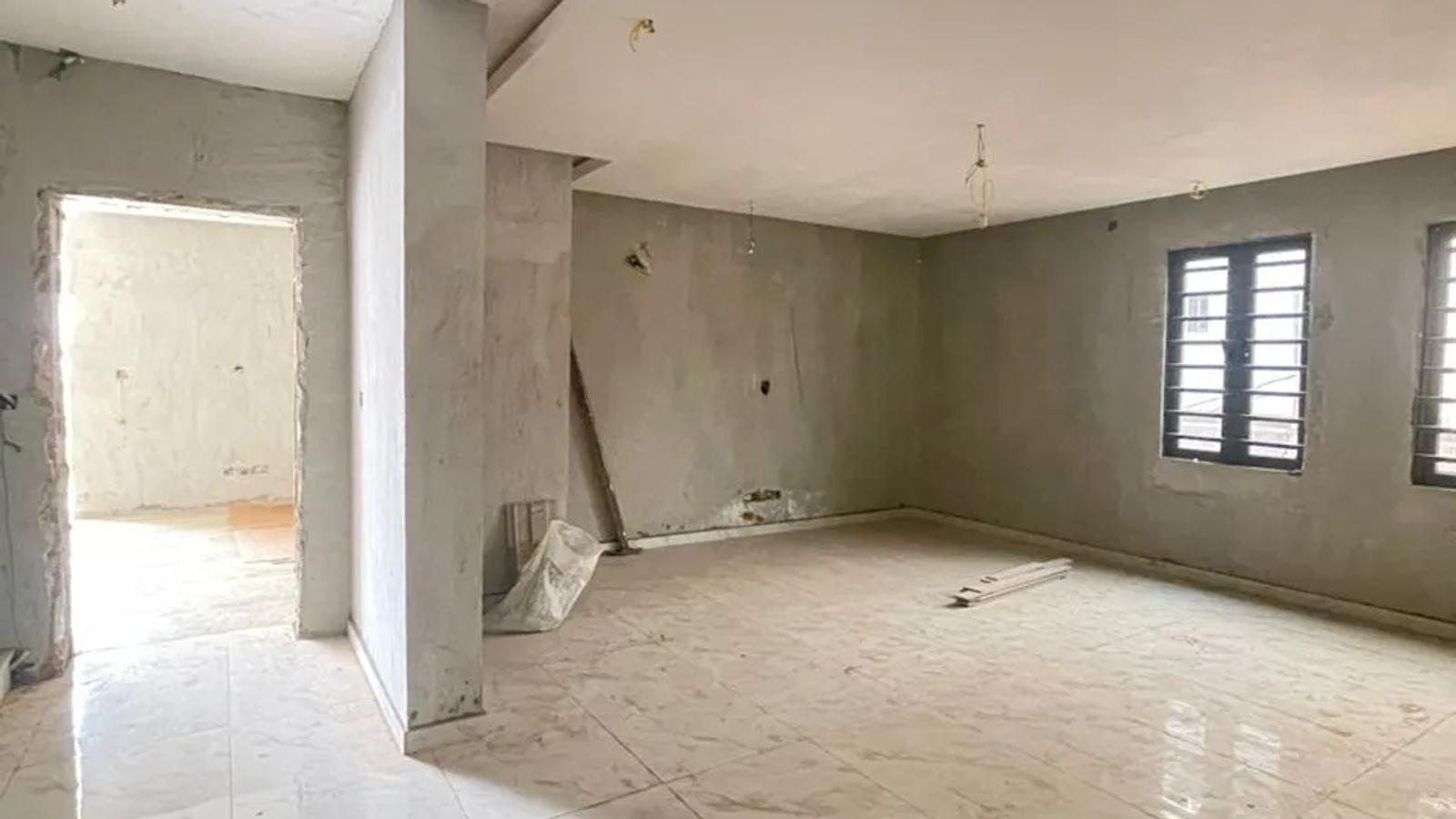 4 BEDROOM FULLY DETACHED DUPLEX