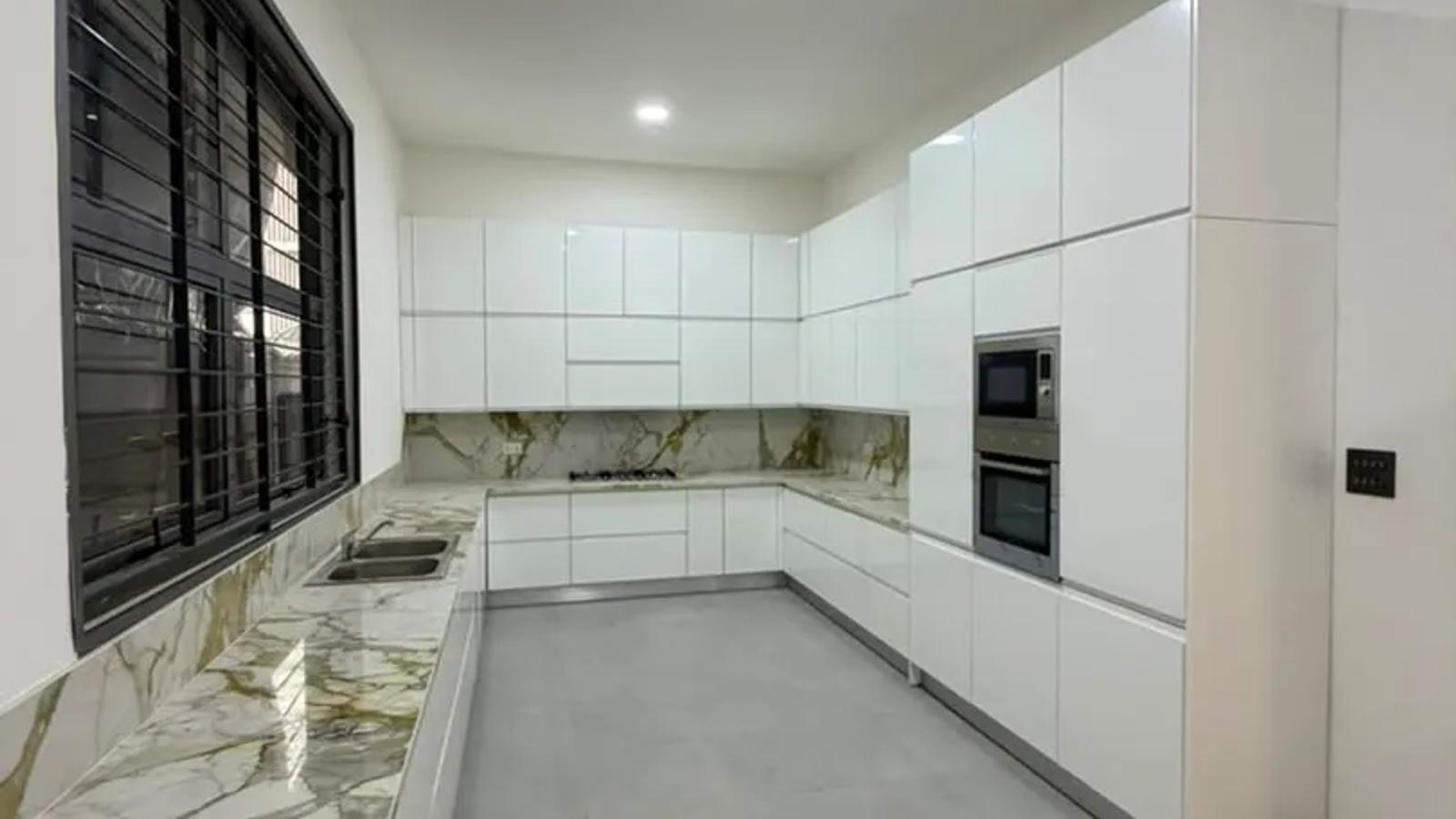 5 Bedroom Fully Detached Duplex