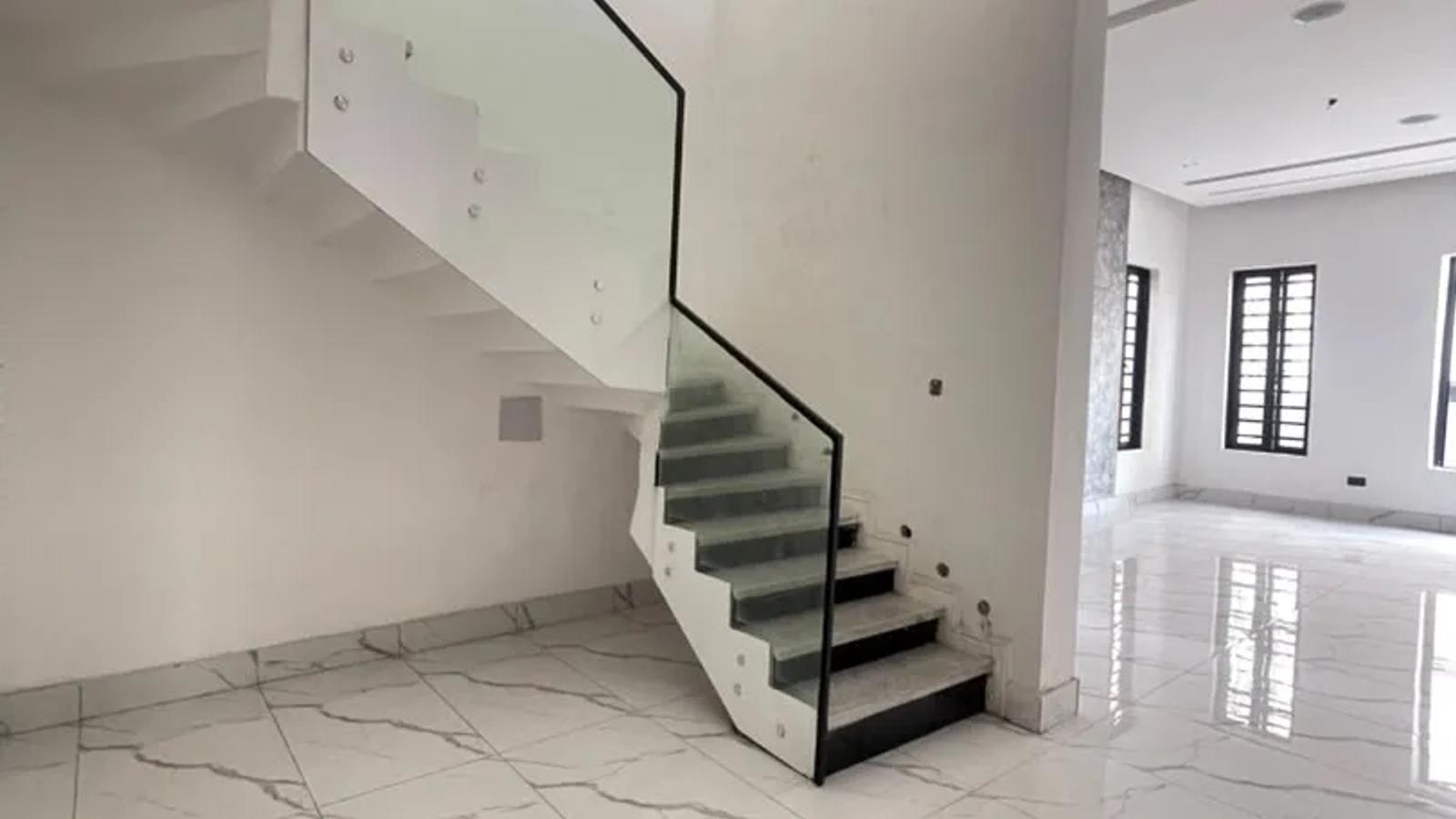 5 Bedroom Fully Detached Duplex