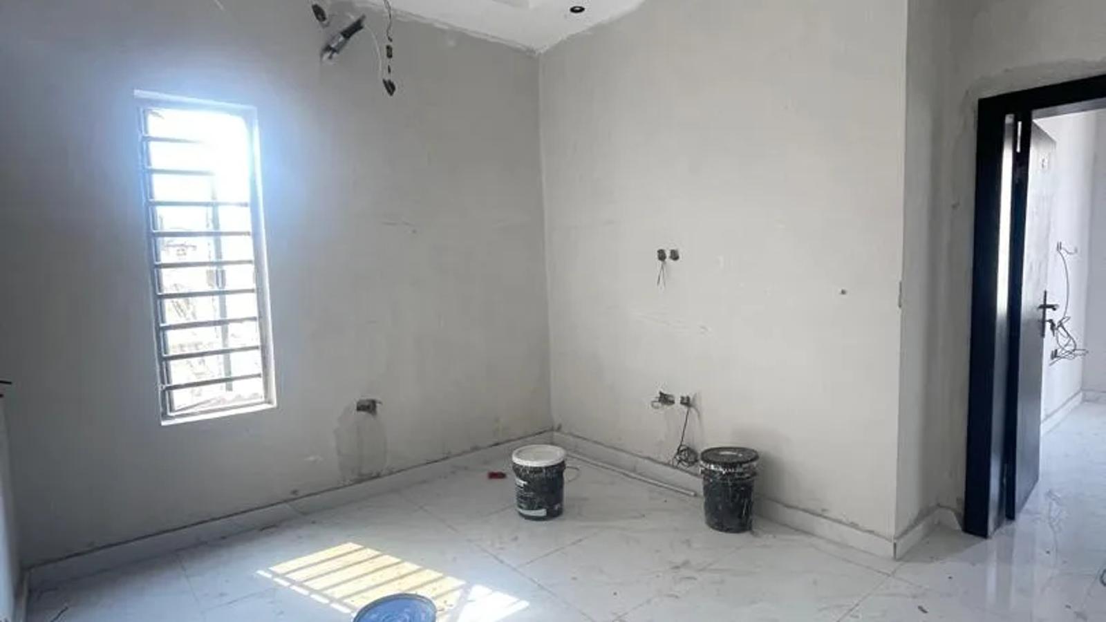 5 Bedroom Fully Detached Duplex