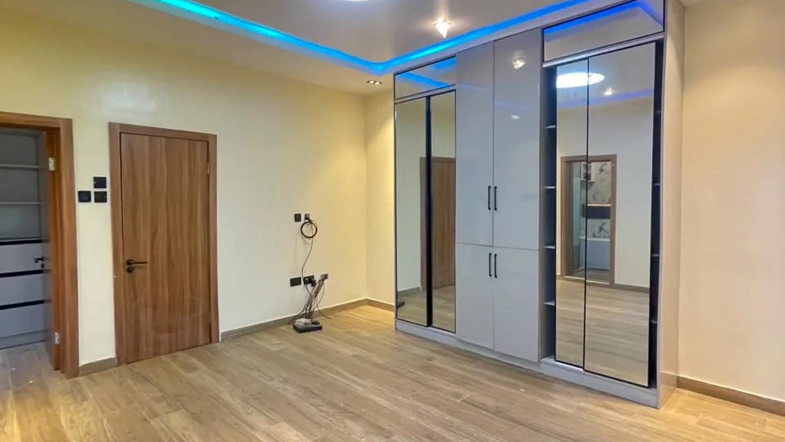 5 BEDROOM FULLY-DETACHED DUPLEX WITH BQ