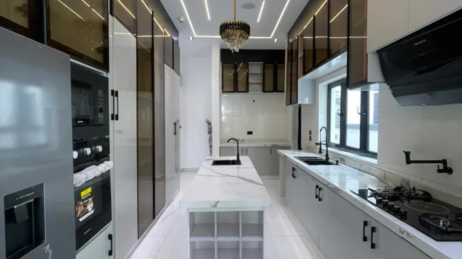 5 BEDROOM FULLY DETACHED DUPLEX WITH BQ