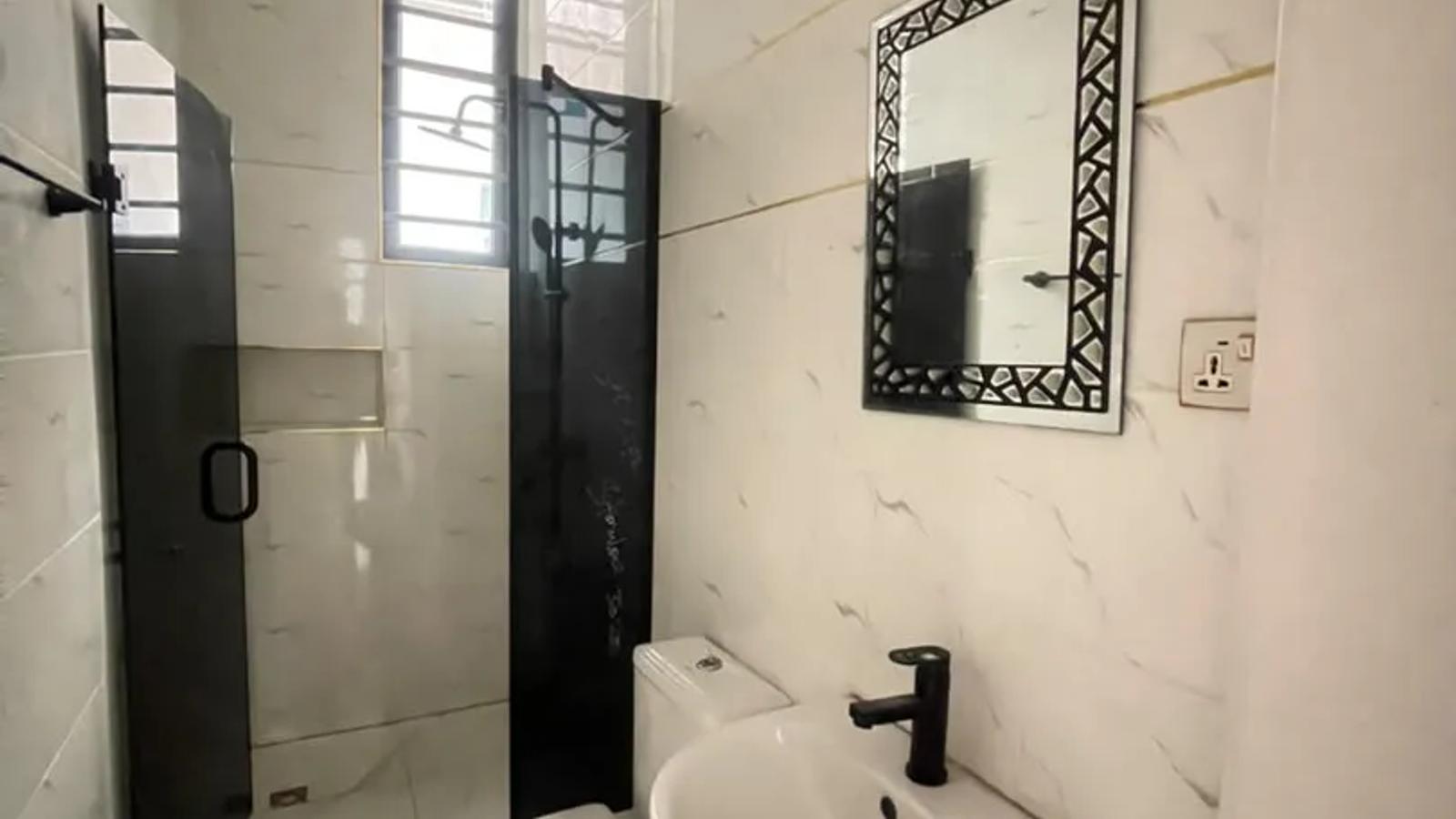 5 Bedroom Fully Detached Duplex