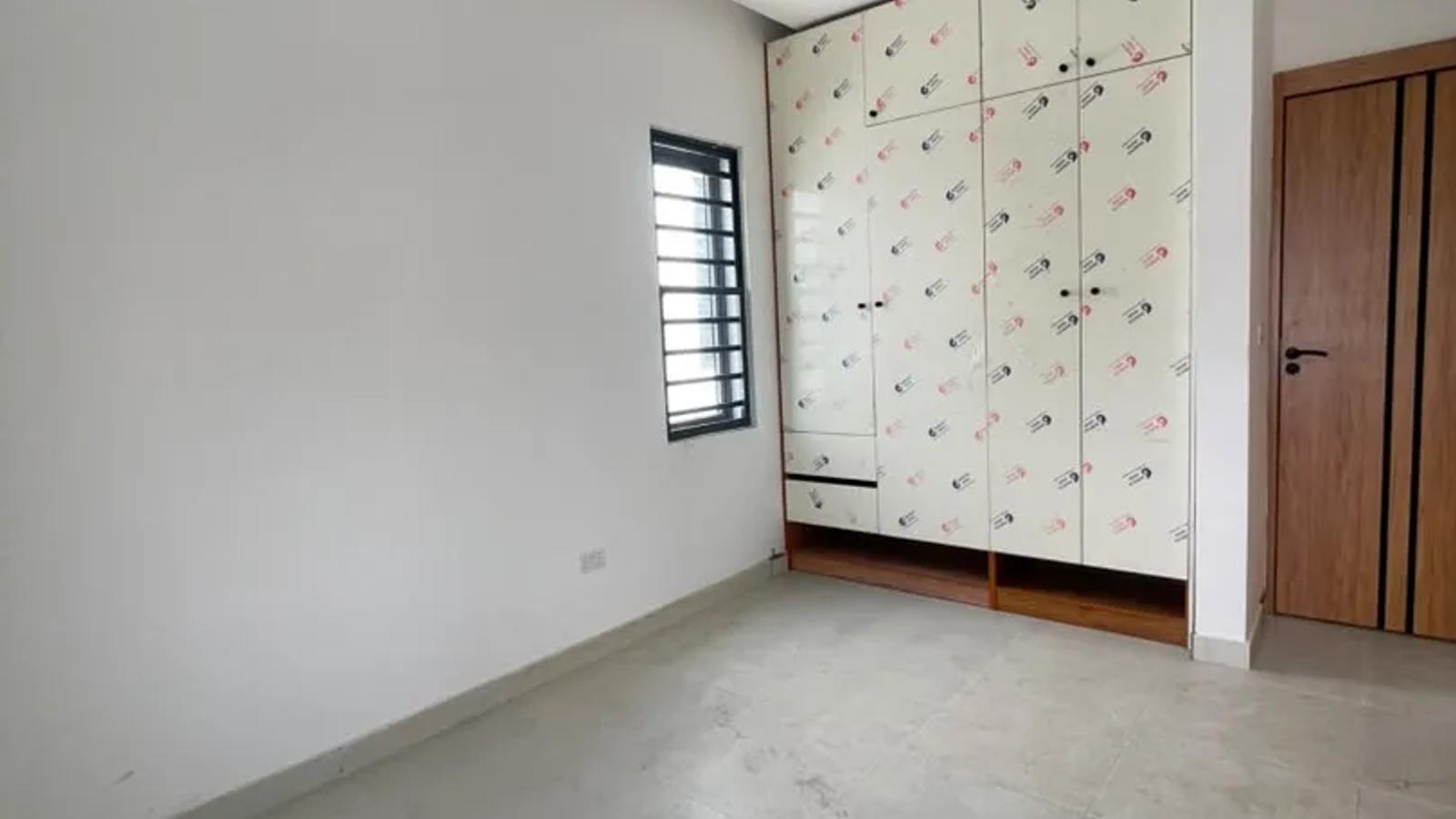 4 BEDROOM SEMI-DETACHED DUPLEX WITH BQ