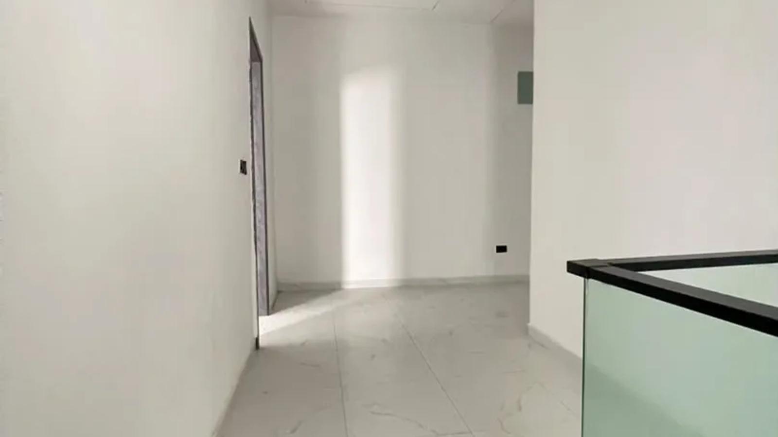 4 BEDROOM FULLY DETACHED DUPLEX